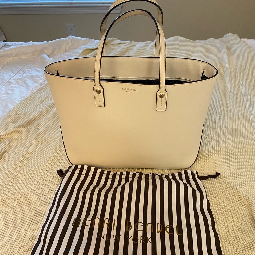 WHITE HENRI BENDEL WHITE TOTE